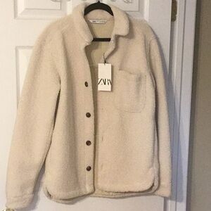 NWT Zara Sherpa Coat.S/M. 2 lg inner & front pockets. Warm, soft lining